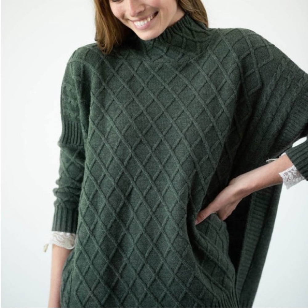Mer-Sea Women's Lisbon Lattice Front Traveler Sweater in Forest Green One Size
